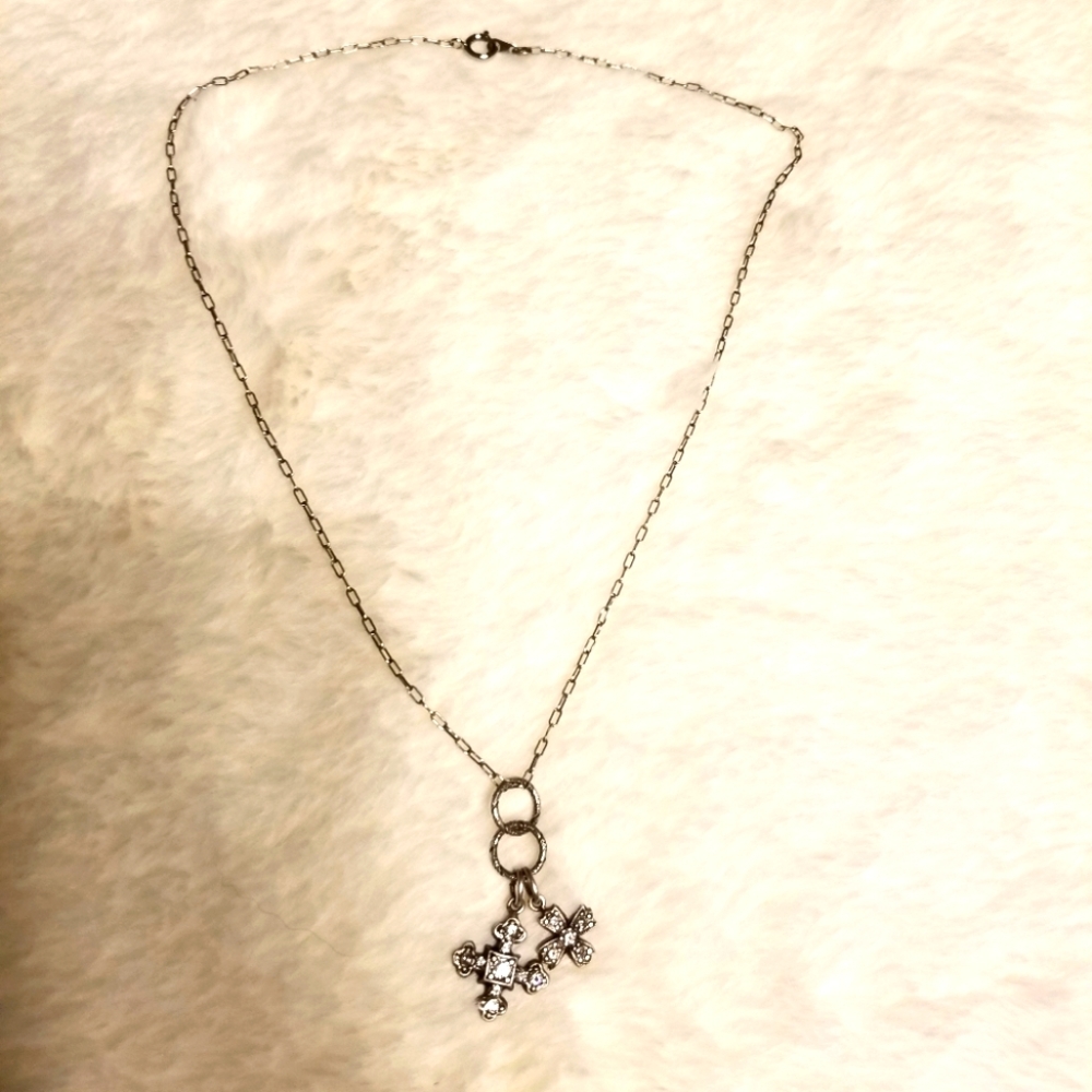 Cross‎ necklace